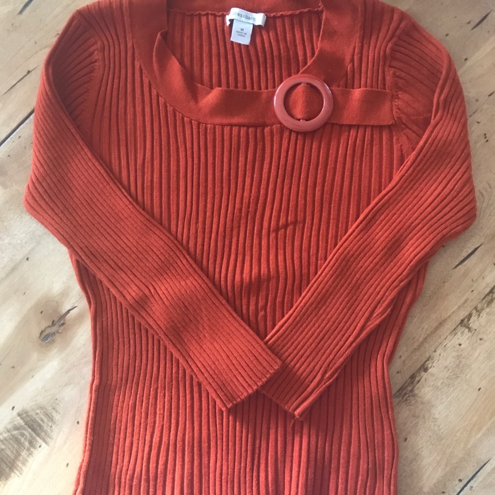 3/4 sleeve sweater with buckle detail